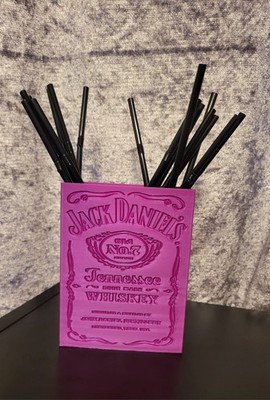 Jack Daniel's 3D-gedruckter Aufbewahrungstopf   Stift, Strohhalm, TV-Fernbedienung Halter   Hot Pink