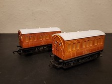 Hornby OO gauge Thomas  Friends Thomas' Annie and Clarabel Coaches