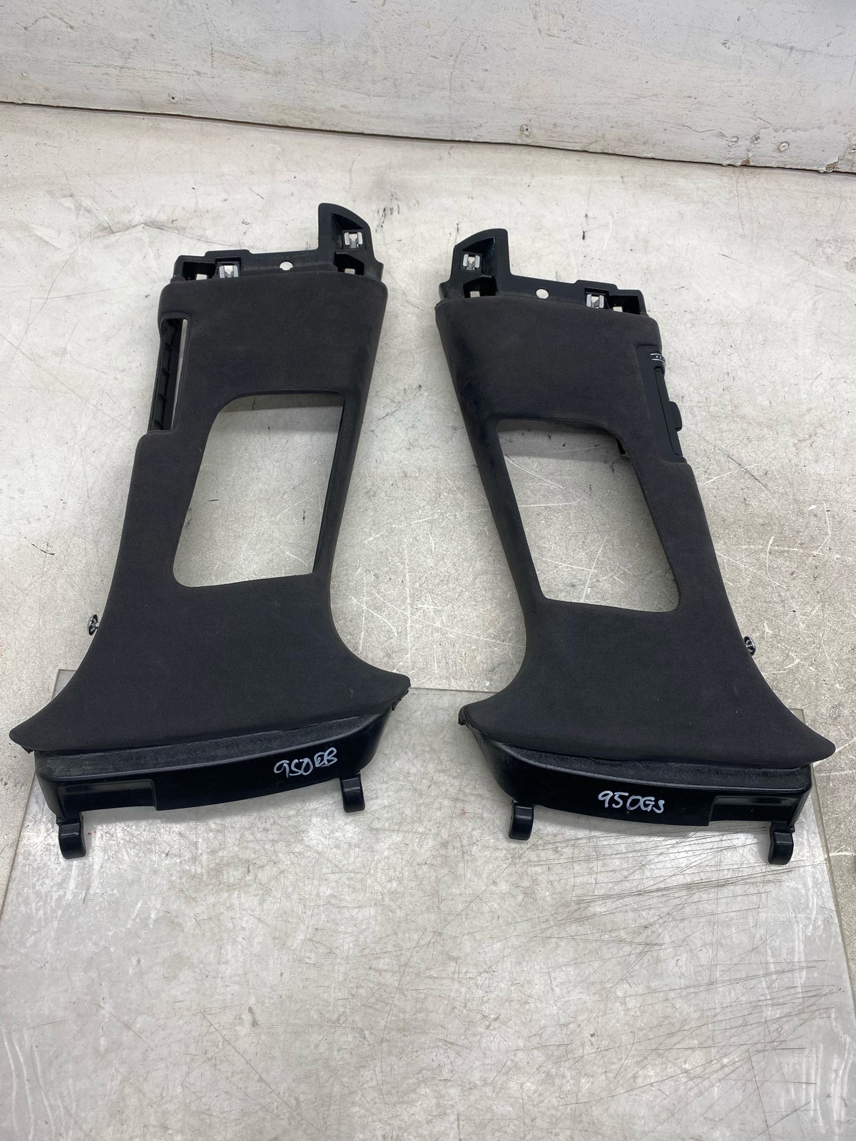 2015-2020 BENTLEY BENTAYGA RIGHT LEFT UPPER B-PILLAR TRIM PANEL SET 2 36A867240C