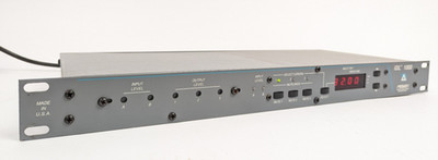 Peavey IDL 1000 2 Input Multi-Tap Digital Delay Rack Mounted Effect