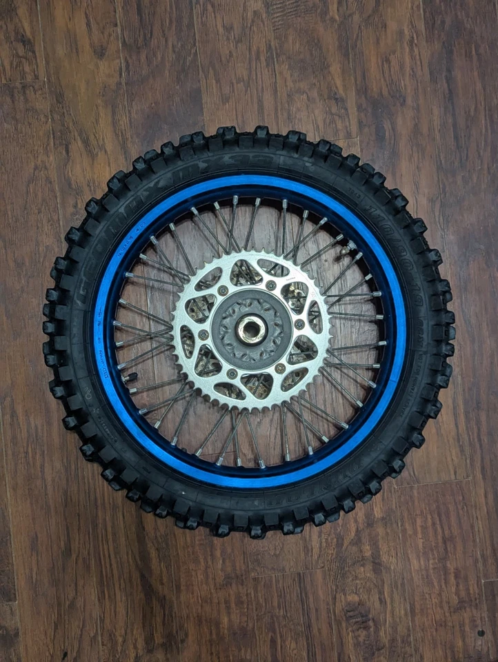 23 YAMAHA YZ250F YZ 250F 250 F 2023 MONTAJE RUEDA TRASERA BUJE LLANTA RADIOS NEUMÁTICO OEM Foto 2 de 4