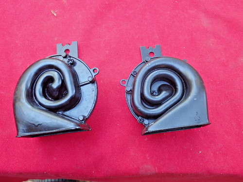 66 67 68 MUSTANG & SHELBY ORIG FORD PAIR HORNS SUPER NICE, WORK CORRECT ORIGINA