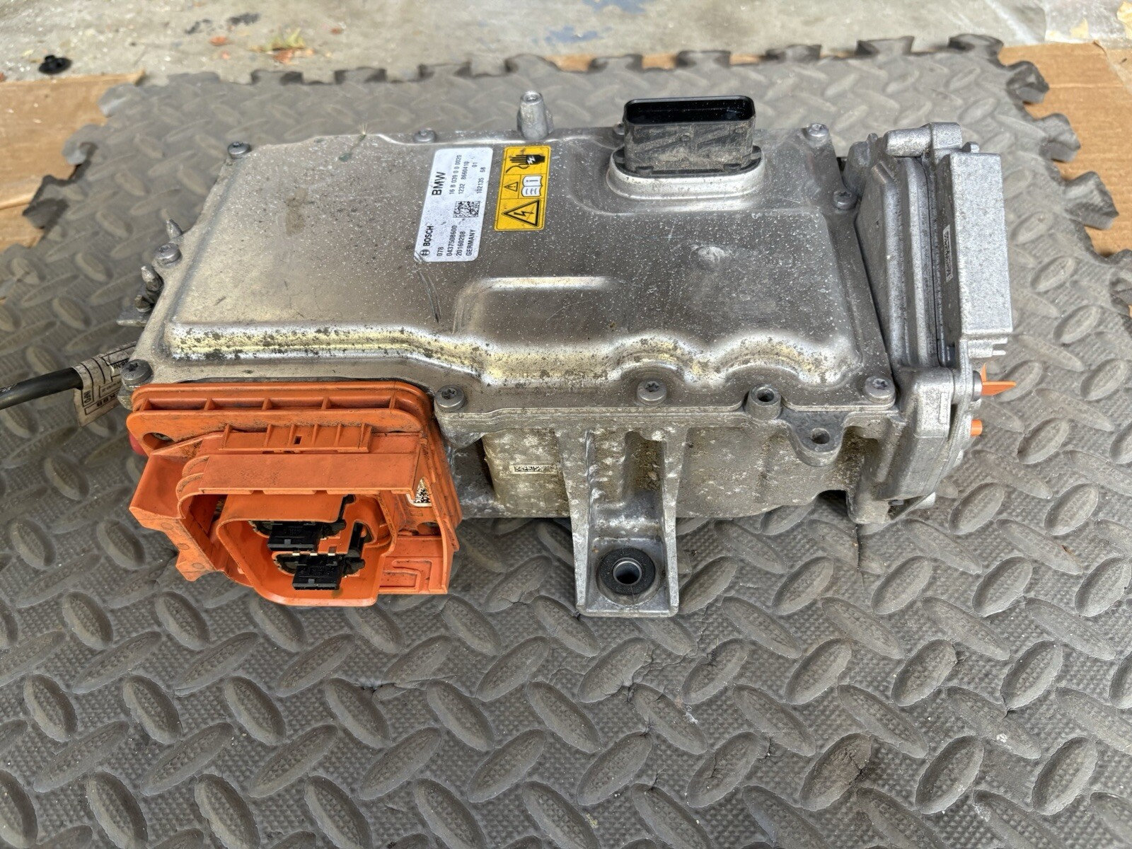 2014-2019 BMW I8 OEM 1.5L ENGINE HYBRID CONTROL UNIT INVERTER 8660410