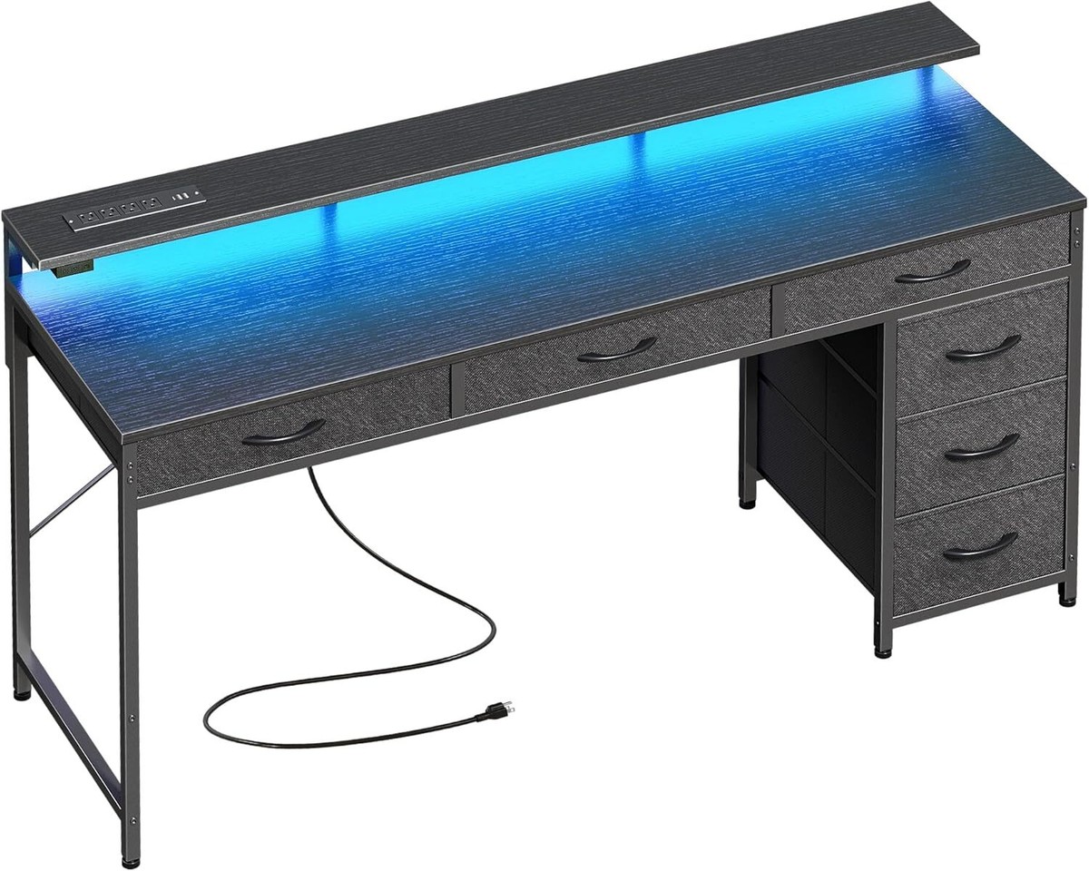 Huuger Desk with USB Ports