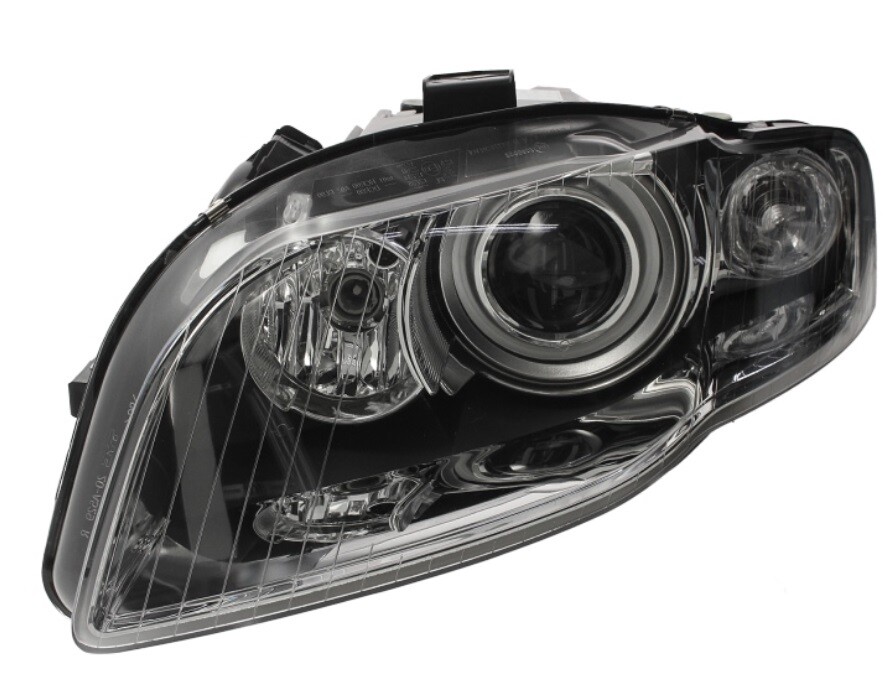Phare Bi-Xénon D1S Audi A4 B7 pour remplacer un bloc optique gauche cassé