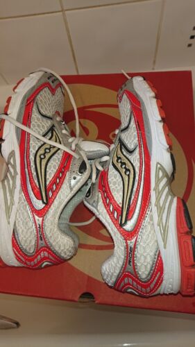 Saucony Griglia Donna Giro 18025-1. Scarpe da allenamento running rosso argento. Taglia 6,5 - Foto 4 di 11