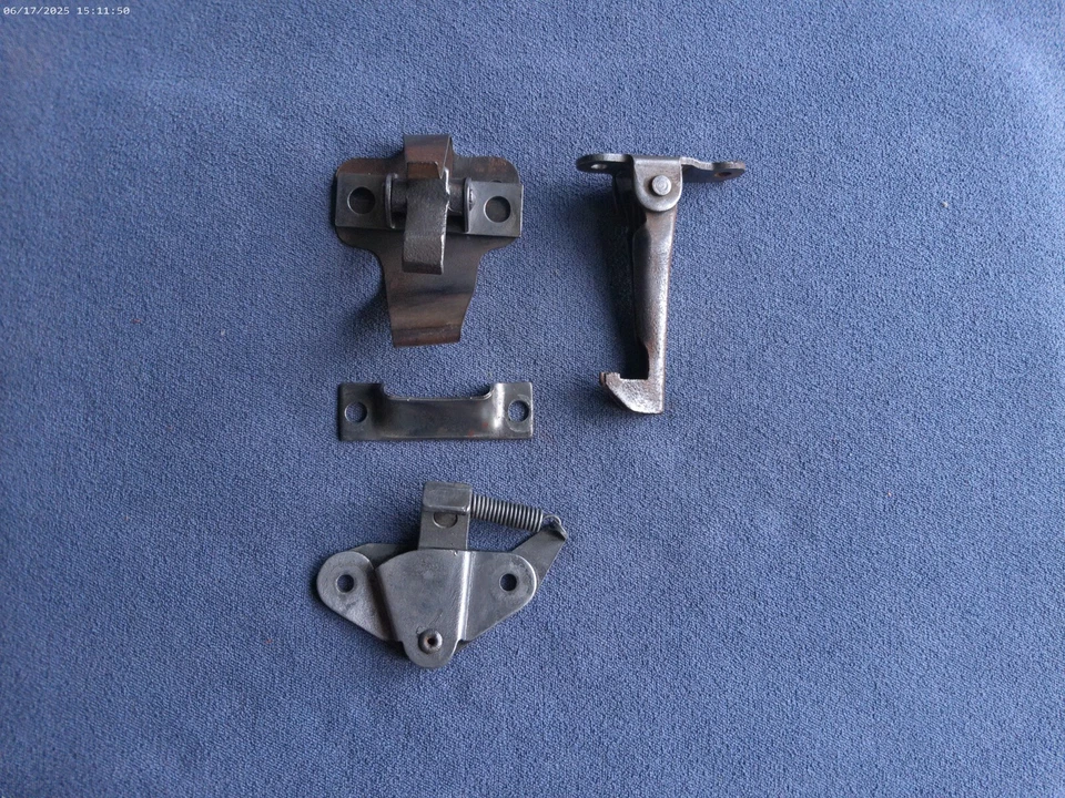 ALFA ROMEO GIULIETTA / GIULIA ARAÑA Usado Lote de 5 PIEZAS PESTILLO CAPÓ Foto 2 de 4