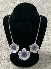 3-ENAMELED FLOWERS NECKLACE