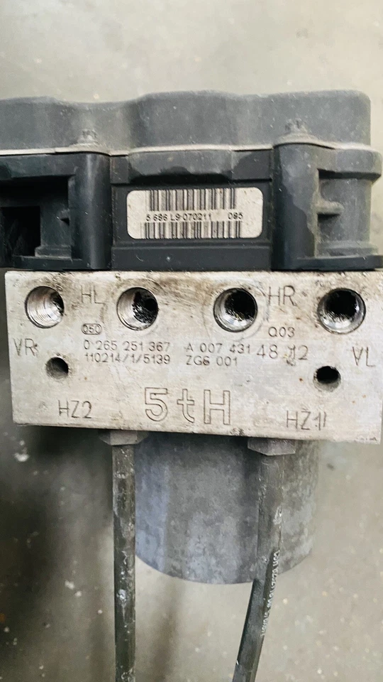 MERCEDES SPRINTER 2011 5tH ABS PUMP A0074314812 - Image 2 of 4