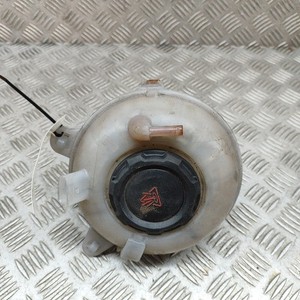 VOLKSWAGEN PASSAT B8 Ausgleichsbehälter 5Q0121407AA 1.6d 88kw 2017 27311844