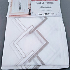 Coppia tendine a vetro bianche con ricamo centrale geometrico x finestra e porta