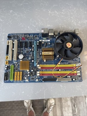 Gigabyte GA-EP43-DS3L Motherboard LGA 775 w/ CPU & Cooler DDR2 ATX