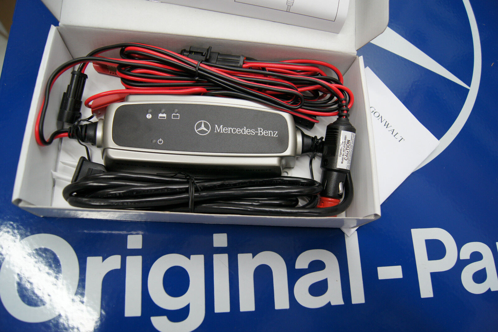 Mercedes Benz Battery Trickle Charger Genuine OEM 0009820221 C E SL S G SLK CLK