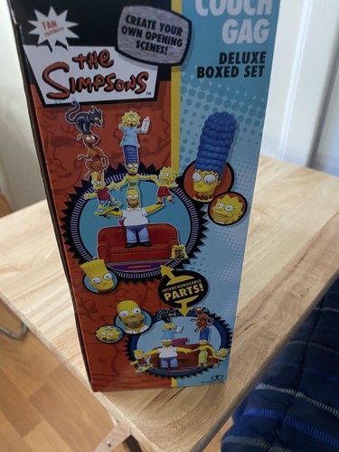 McFarlane Toys The Simpsons Deluxe Boxed Set Family Couch Gag Action Figure Set - Picture 7 of 8