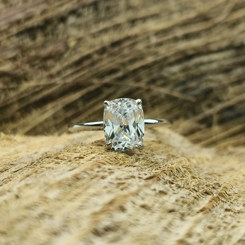 3,50 kt länglicher Moissanit-Solitär-Verlobungsring im Kissenschliff 14 kt Weißgold