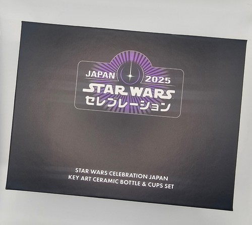 Star Wars Celebration Japan 2025 Exclusive Key Art Sake Bottle and Cup Set - Picture 2 of 3
