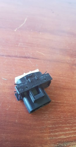 Mercedes Benz ML Klasse W163 RHD Sitzheizung Schalter Taster 1638200210