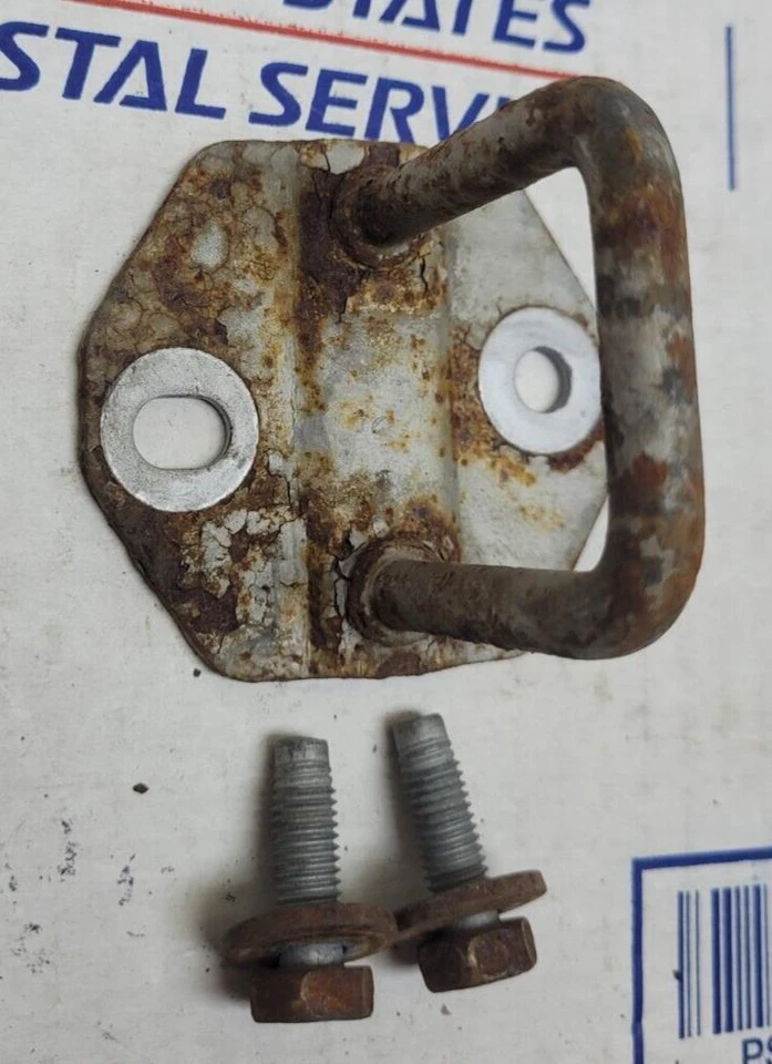 OEM 2009-2018 RAM 1500 (4.ª generación) capó pestillo golpeador placa de captura 2500 con pernos Foto 2 de 4