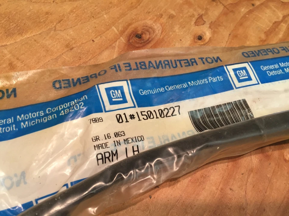 1999-2000 CADILLAC ESCALADE TAHOE NOS GM A/C DELCO WINDSHIELD WIPER ARM 15010227 - Image 2 of 2