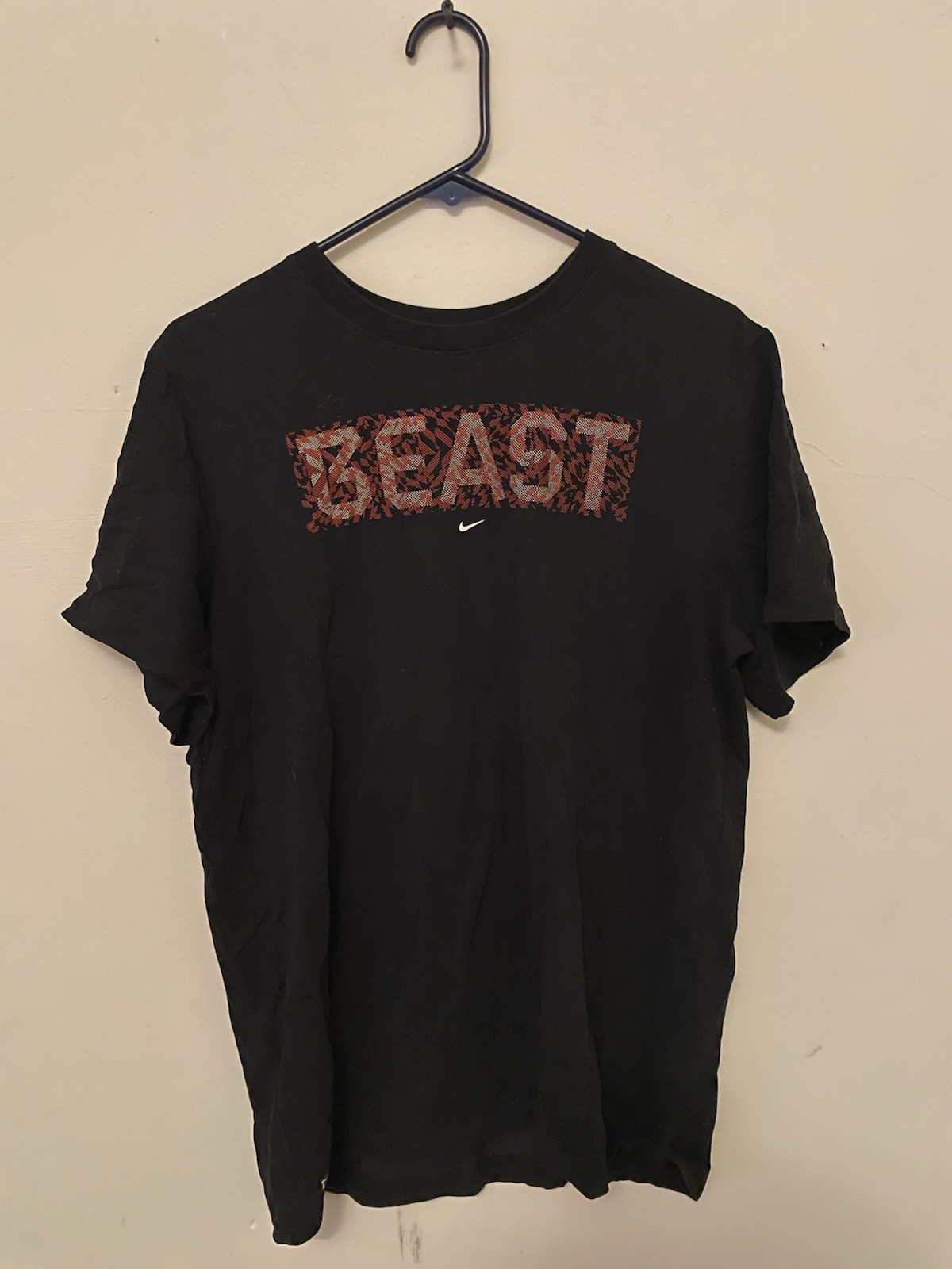 Nike Dri-Fit BEAST Graphic Tee Black Red Men’s Large Athletic T-Shirt