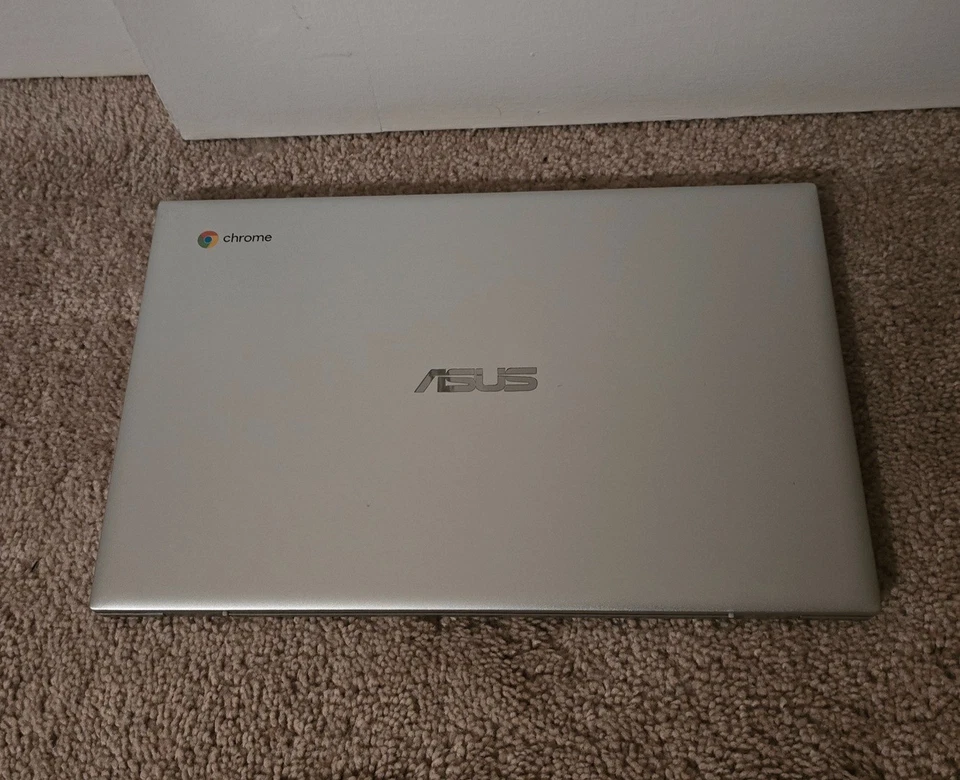 ASUS Chromebook 14'' (64GB eMMC Intel Core M3-8100Y 8GB RAM) LAPTOP - Image 2 of 4