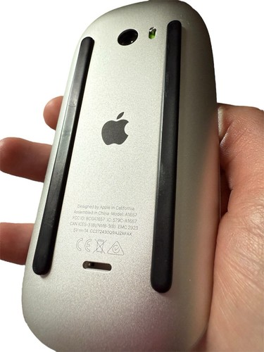 Apple Magic Mouse lighting port - White model: A1657 - Picture 4 of 8