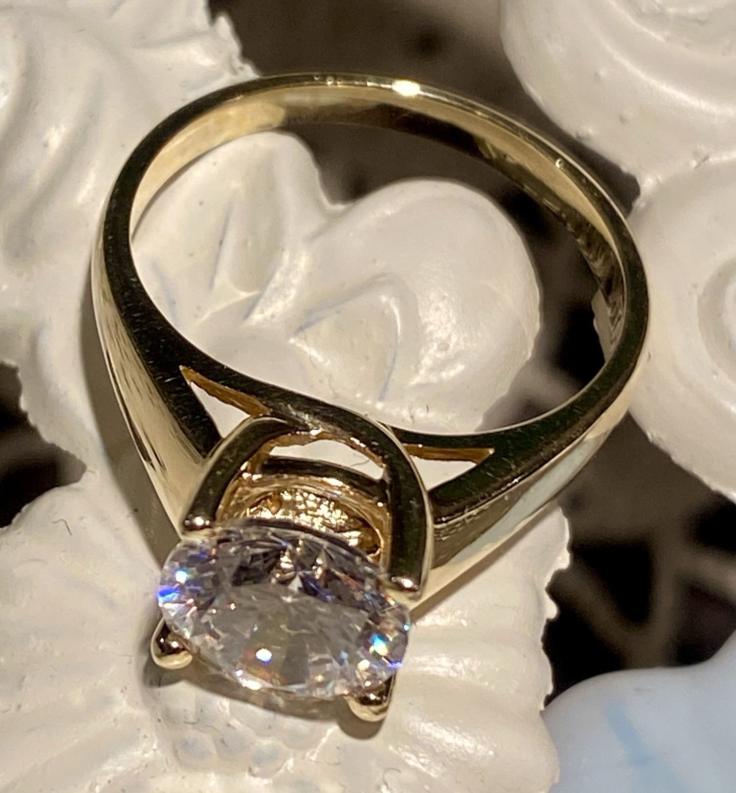 Solid 14k Yellow Gold Ring - image 1