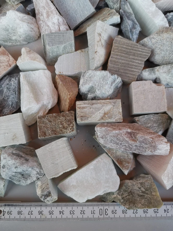 Speckstein von 40 bis 80g, insg. 2 kg gesägt, bunte Mischung für viele Anlässe - Bild 3 von 4