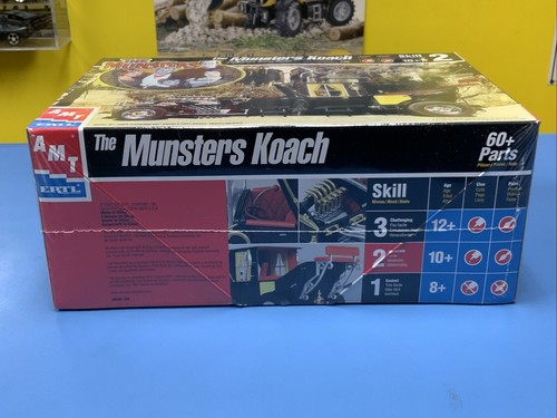 The Munsters Koach George Barris 1/25 Model Kit TV Car AMT ERTL 30098 SEALED BOX - Picture 3 of 9
