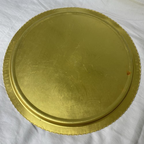 Bandeja de vajilla/servir dorada vintage años 50 metal/aluminio grabado con flores 13,5” - Imagen 5 de 7