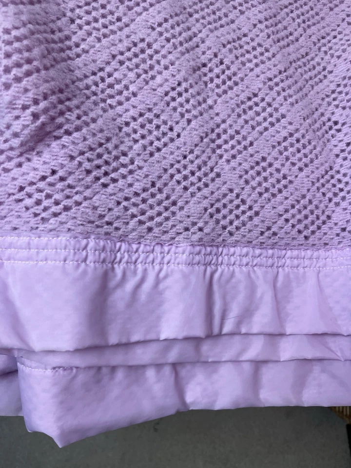 Vintage Large Lilac Purple Cellular Blanket Satin Trim 230x245cm - Image 3 of 4