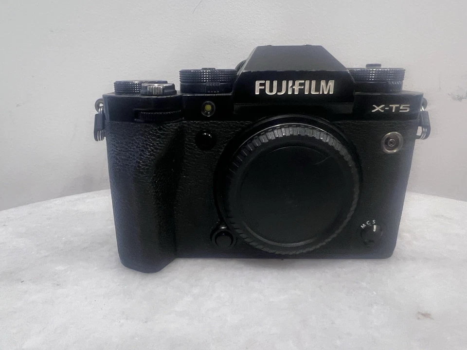 Fujifilm X-T5 40.2MP Mirrorless Camera - Black (Body Only) - image 2 of 4