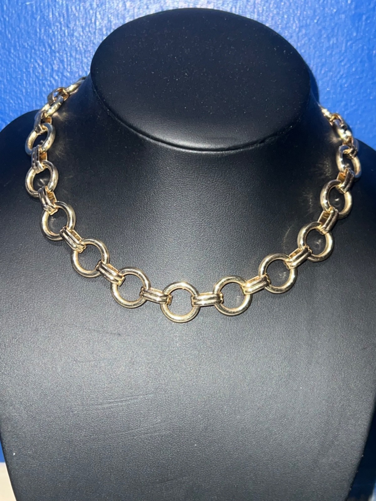 EXPRESS Gold-tone Interlocking Circular Link Stat… - image 2