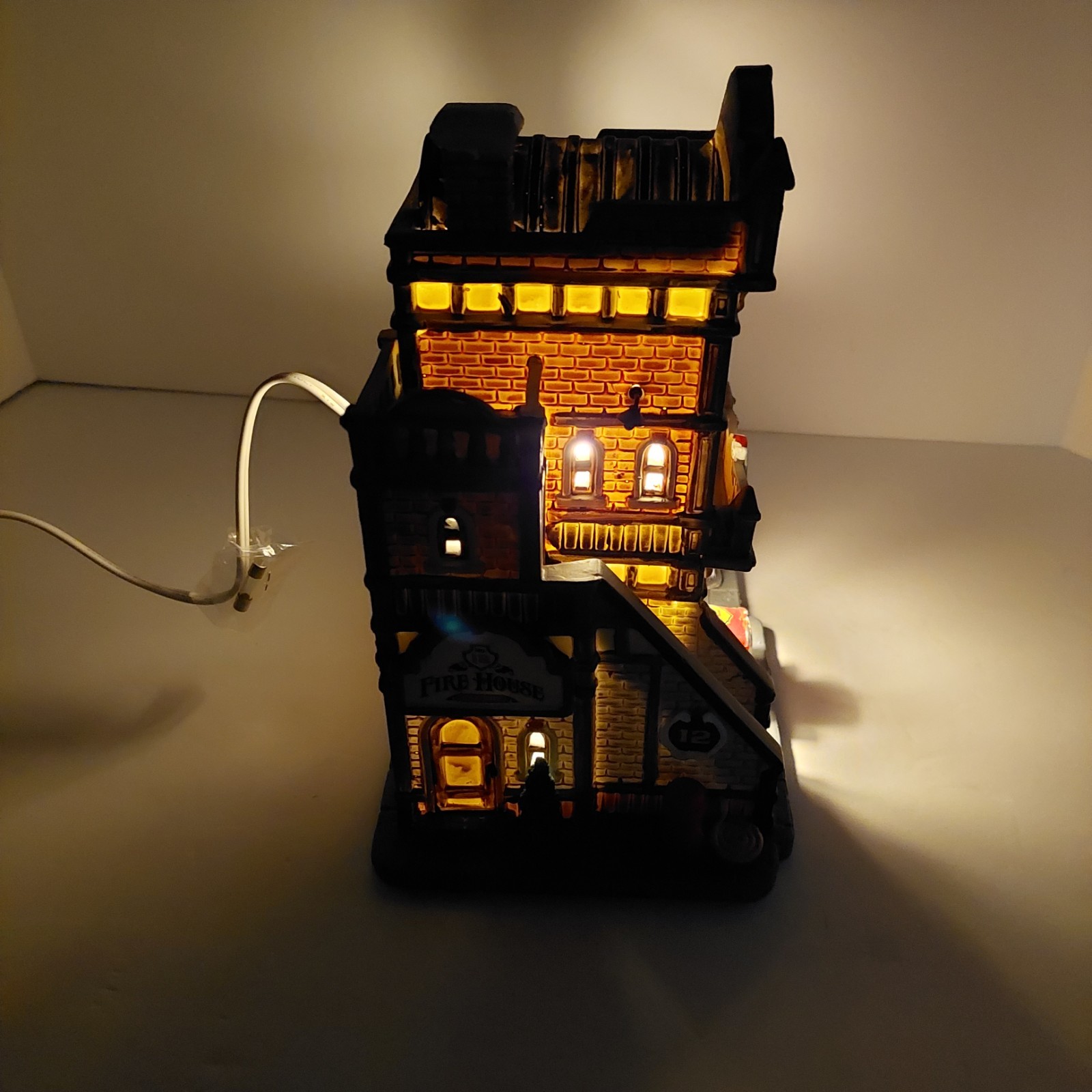 Lemax Fire House No. 12 Christmas Village Building Lighted House 