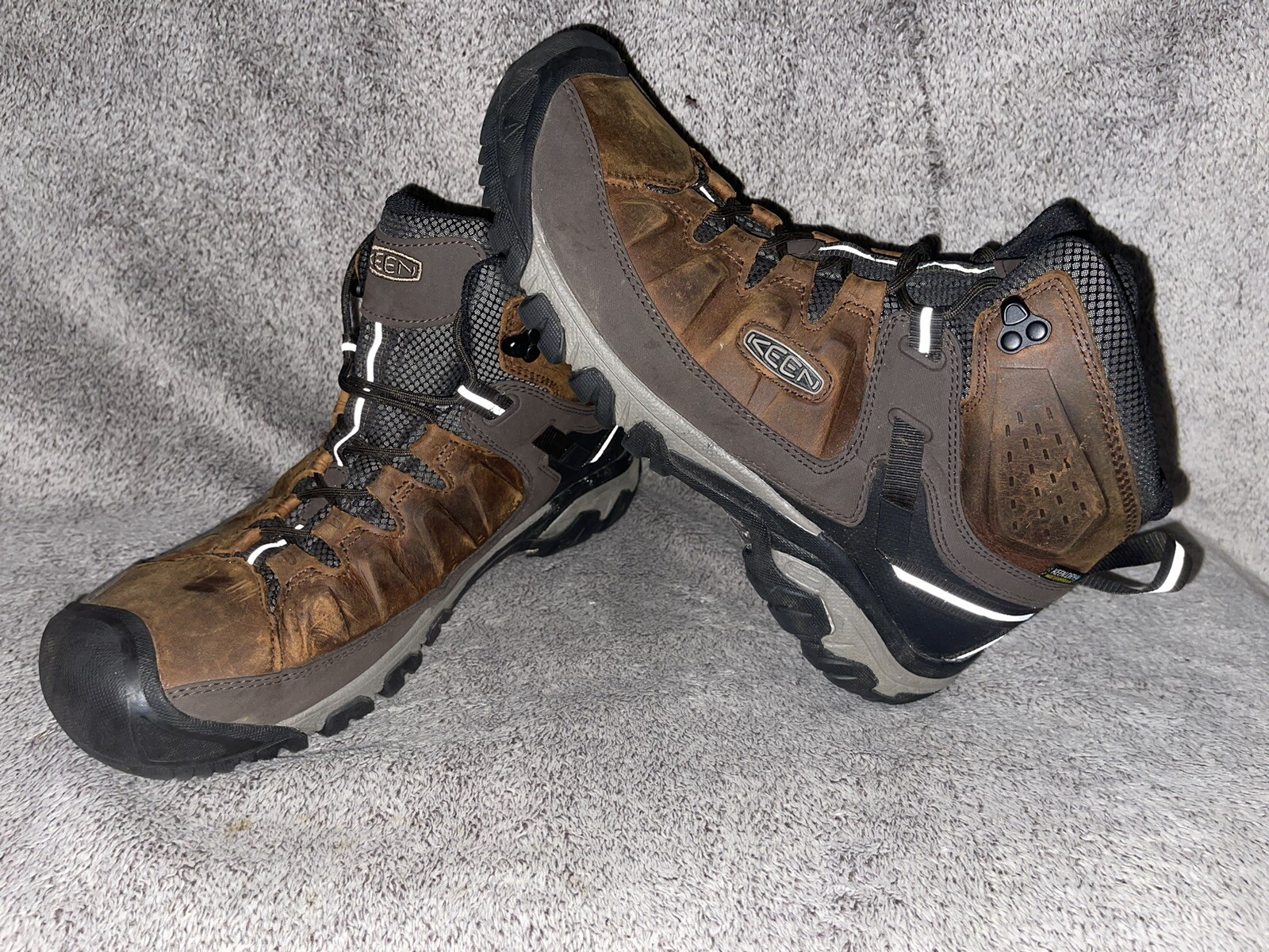 Stivali Keen Targhee Iii impermeabili da trekking uomo marroni casual 1023030 12M