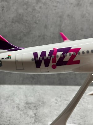 Wizz Air A320 CEO Airbus HA-LWR model 1:100 Flugzeugmodelle