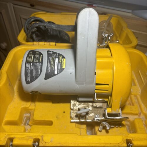 Workforce THD250 4-3/8" Wet/Dry Corded Electric Handheld Tile Cutter Saw w/ Case - Picture 3 of 8