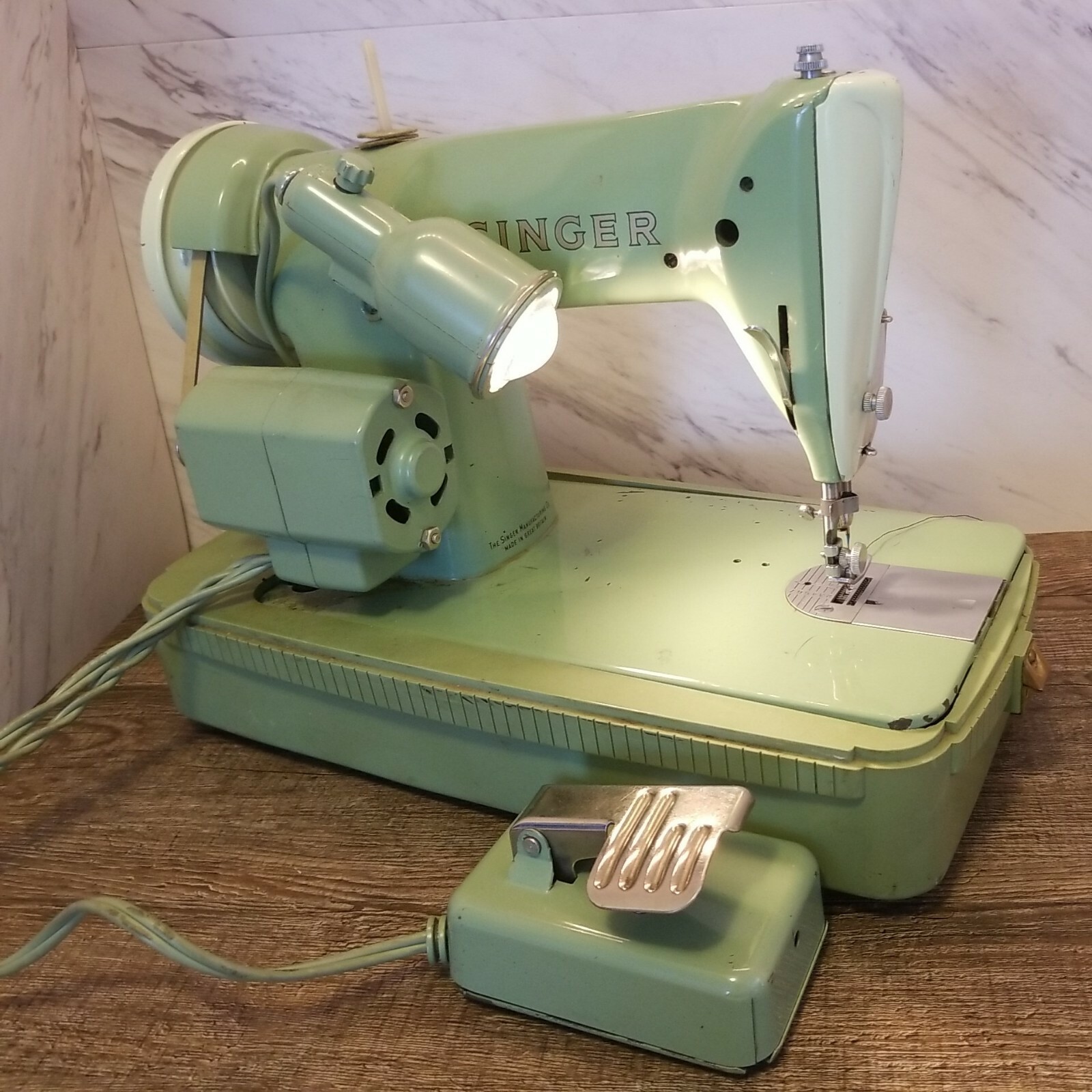 185K Singer Sewing Machine Mint Green Heavy Duty W/ Case Vintage ☆WORKS