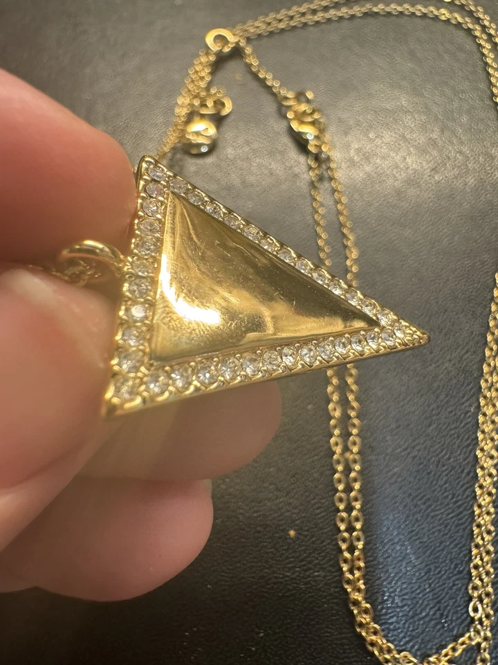 Collar Colgante Largo Triángulo Pavé Chloe e Isabel N334G Foto 3 de 4