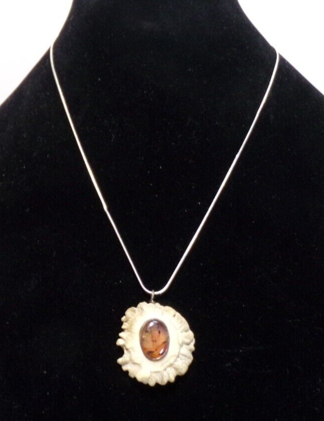 GEMSTONE PENDANT ON 18
