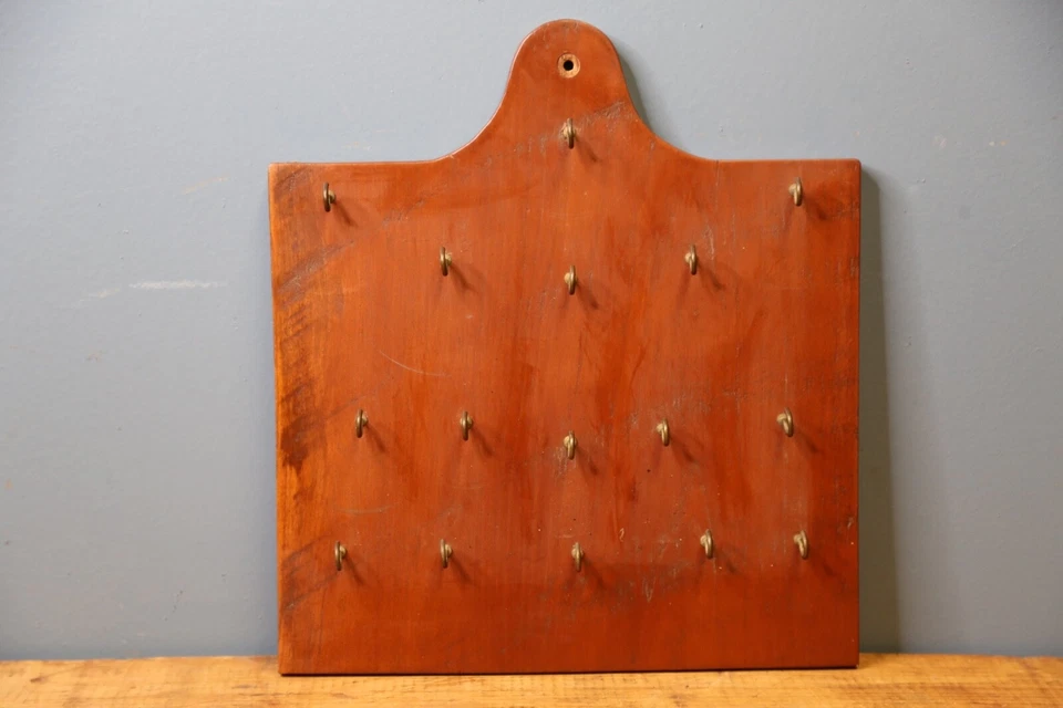 Vintage wall rack key holder Primitive wood cutting board Kitchen farmhouse - Image 3 of 4