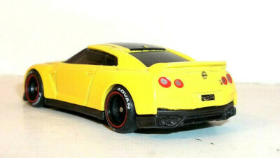 LOOSE 2021 HOT WHEELS YELLOW '17 NISSAN GT-R (R35) WHEEL