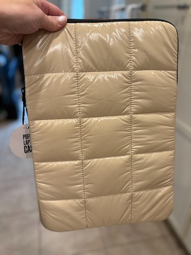 Urban Outfitters Puffer Beige Laptop Sleeve 16" - 第 3/4 張圖片