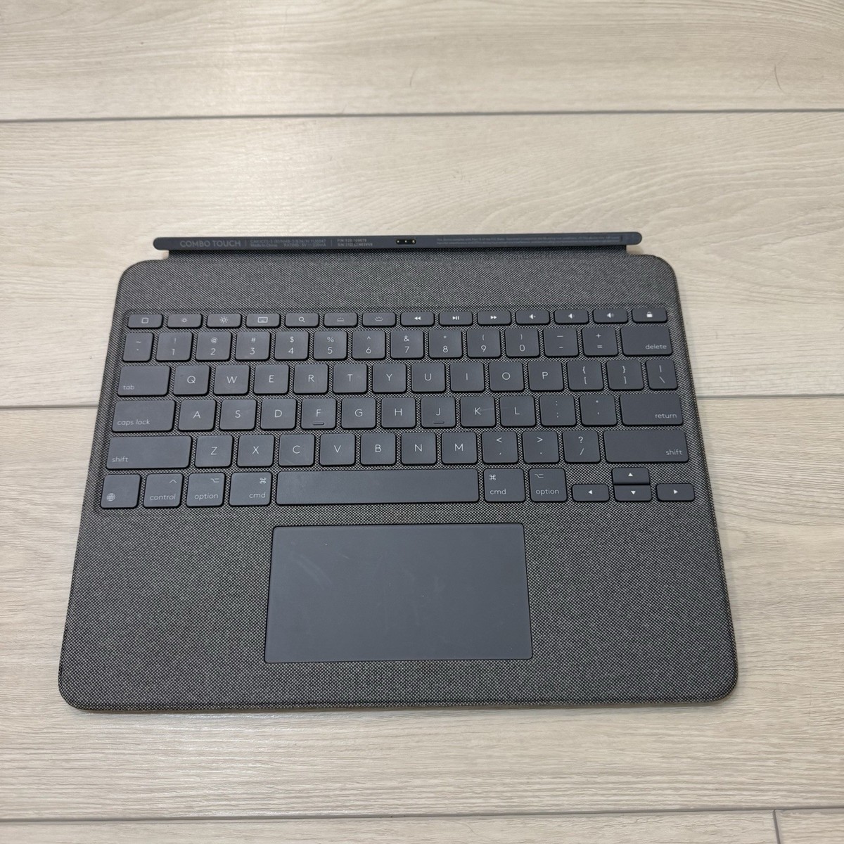 Logicool　Combo Touch YU0040 IK1057BK　ipa Combo Touch Keyboard Case for iPad air | Logitech