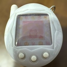 Bandai Vintage 2005 Keitai Tamagotchi Plus Akai Red Series All White Only