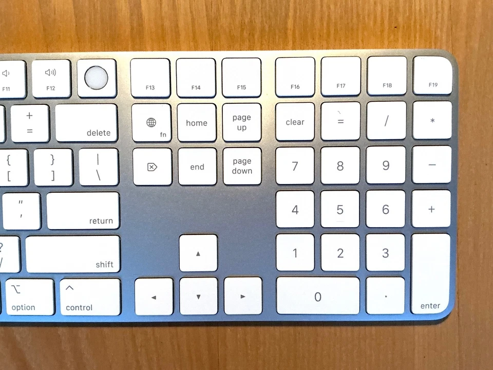 Apple Magic Keyboard mit Touch ID und Ziffernblock - US Keyboard Layout - Bild 4 von 4