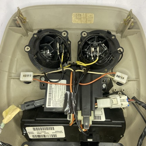 2003-2006 Chevy Tahoe Yukon Overhead Console Climate Control Dome Light OEM - Picture 6 of 9
