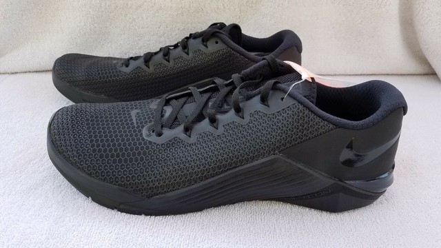 nike metcon 5 triple black