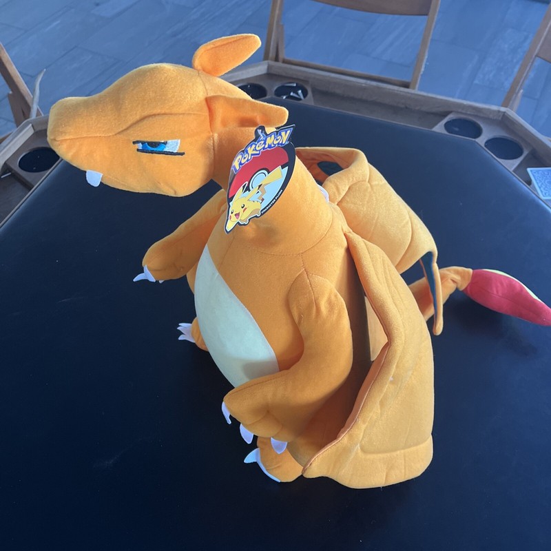 Collectible 22" Charizard, Pokemon Factory Toy Plush BRAND NEW - NWT - Large