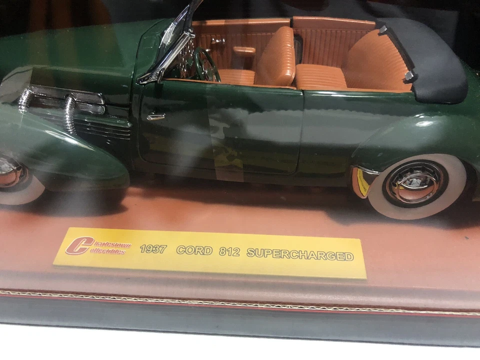 1937 CORD 812 Supercharged Diecast 1/18 Limited Edition Charlestown Collectibles - Image 4 of 4